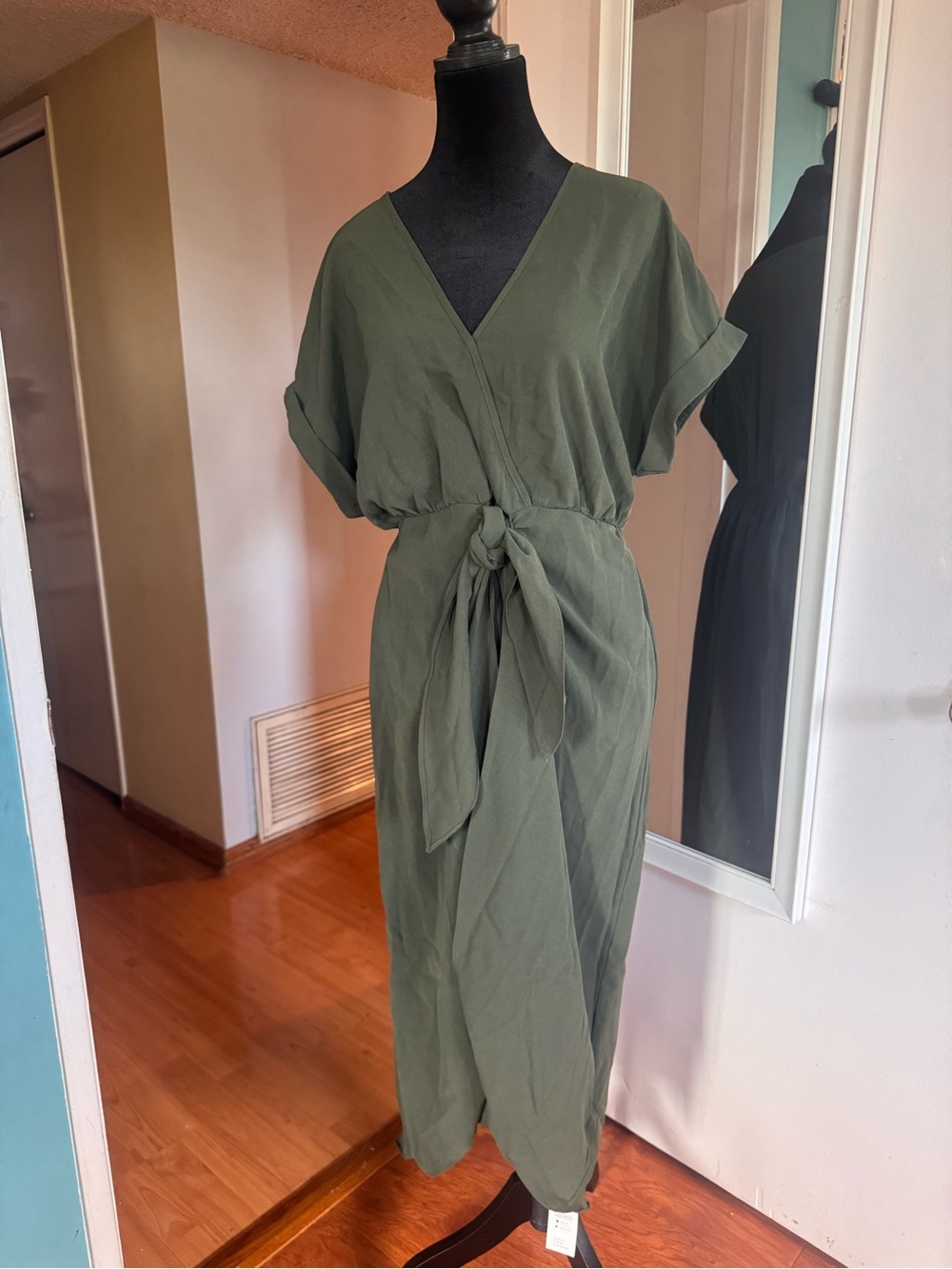 Olive Short Sleeve Wrap Midi Dress - NWT - Large